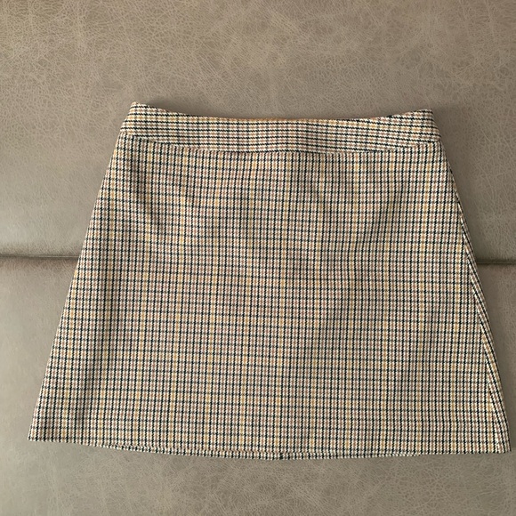 Express Houndstooth Patterned Lined Mini Skirt - Size 6 - Picture 2 of 6
